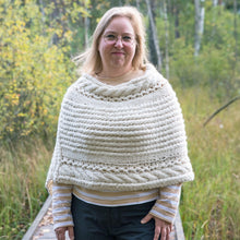 Lataa kuva Galleria-katseluun, Neuleohje – Pyhä-Häkki poncho