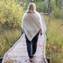 Lataa kuva Galleria-katseluun, Neuleohje – Pyhä-Häkki poncho
